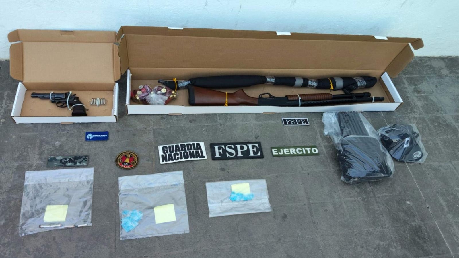 Traían varias armas